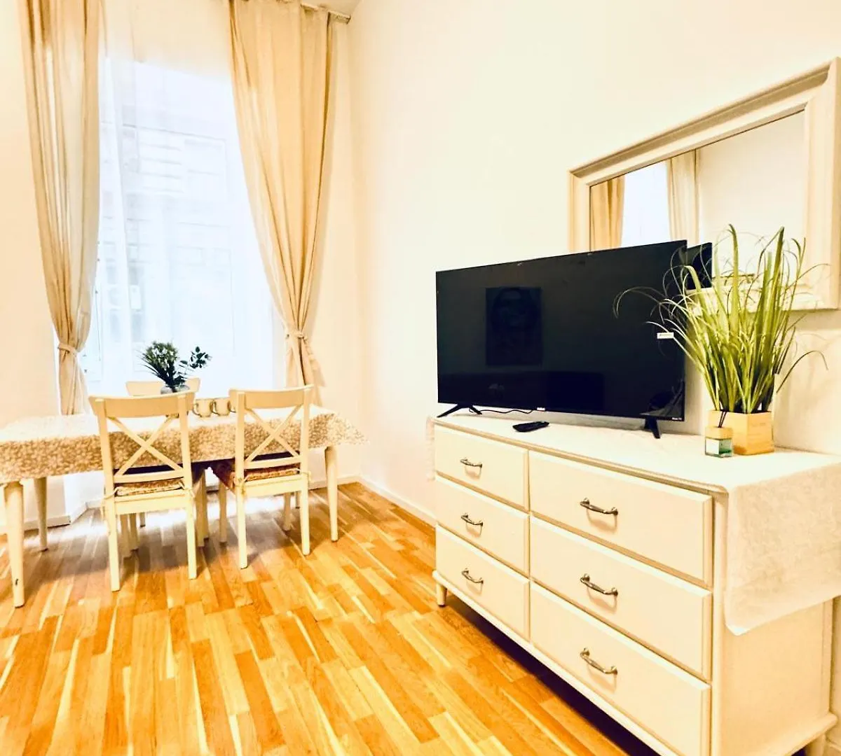 Comfortable Studio Apt, 15Minutes To Rathausplatz Vienne 0*,