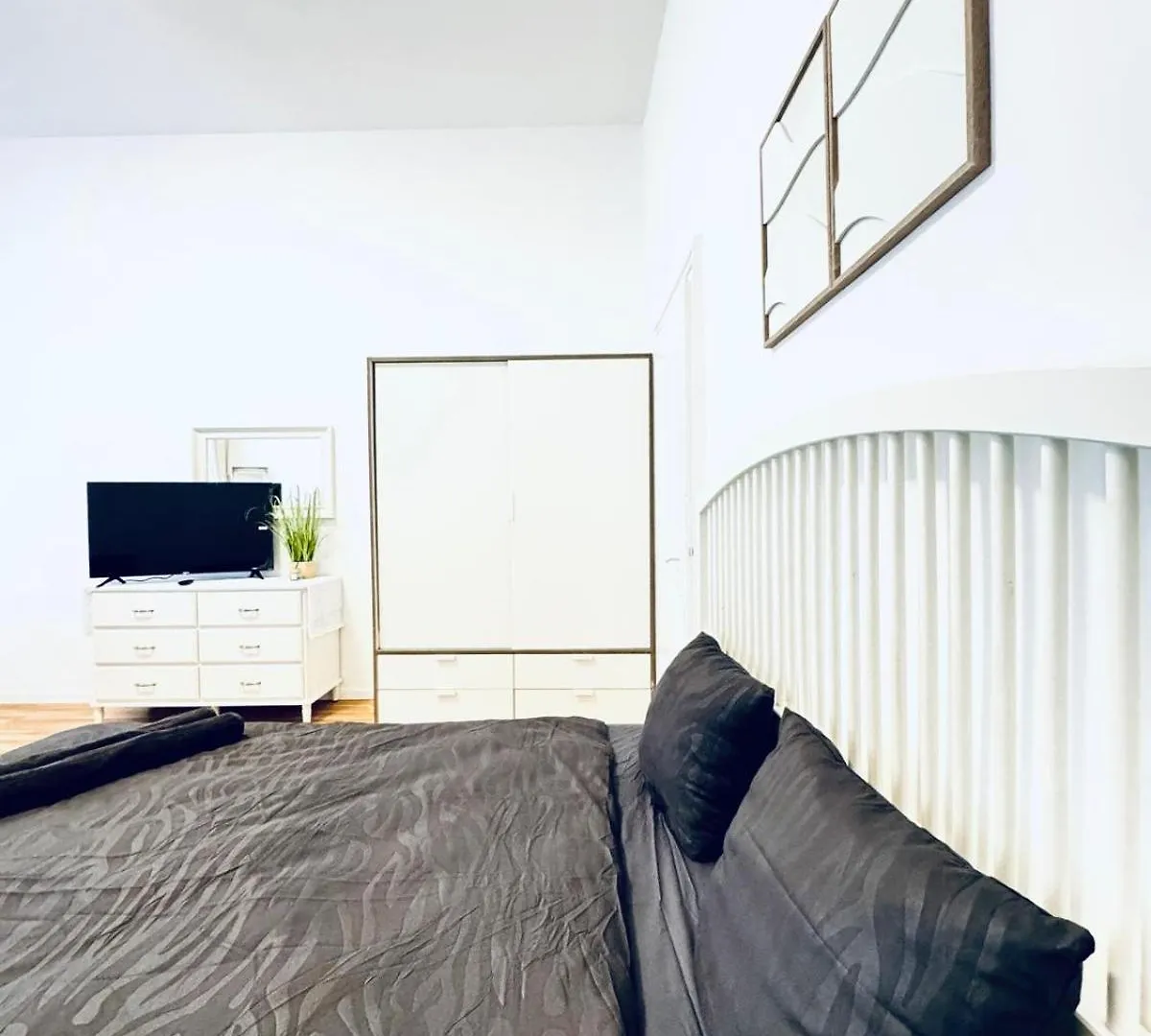 Comfortable Studio Apt, 15Minutes To Rathausplatz Вена 0*,  Австрия