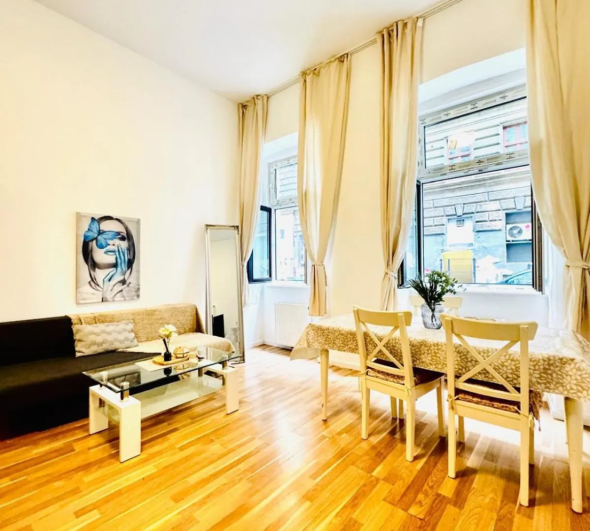 Апартаменты Comfortable Studio Apt, 15Minutes To Rathausplatz Вена