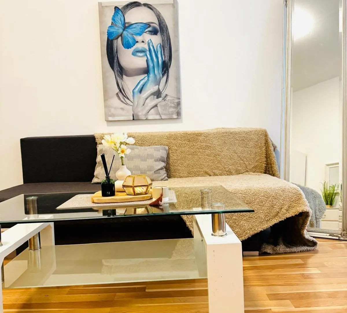 Апартаменты Comfortable Studio Apt, 15Minutes To Rathausplatz Вена Австрия