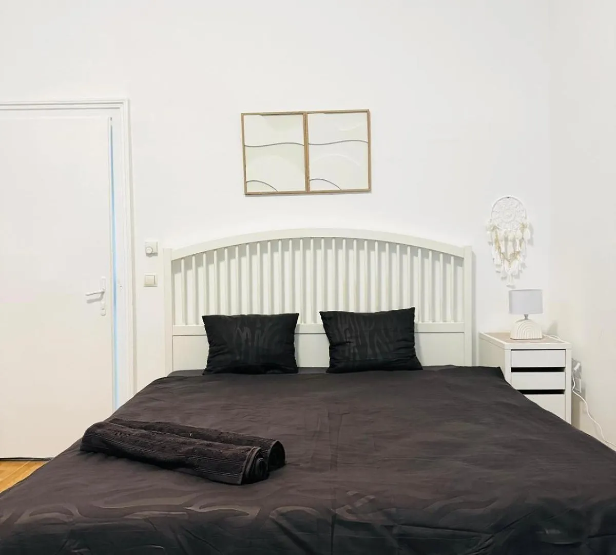 Comfortable Studio Apt, 15Minutes To Rathausplatz Вена 0*,