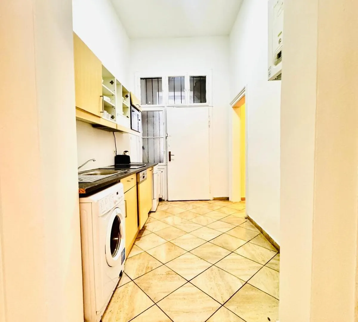 Comfortable Studio Apt, 15Minutes To Rathausplatz Bécs Apartman