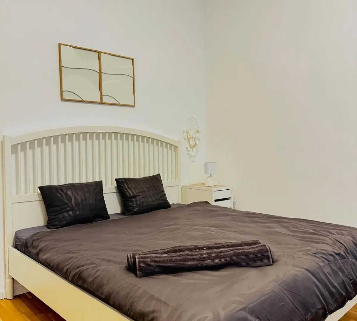 Apartman Comfortable Studio Apt, 15Minutes To Rathausplatz Bécs Ausztria