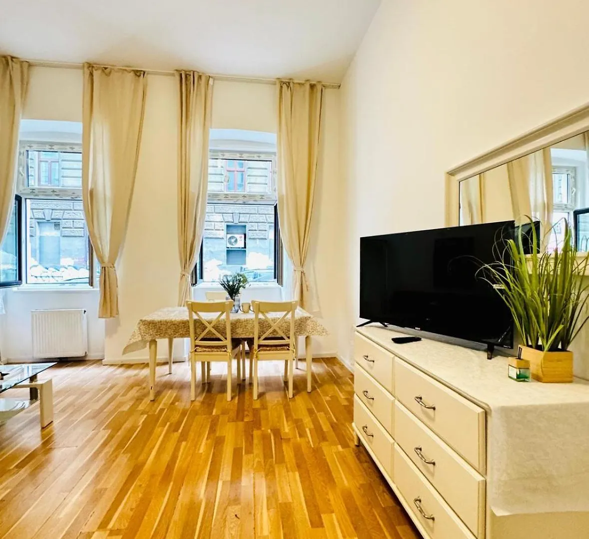 Apartman Comfortable Studio Apt, 15Minutes To Rathausplatz Bécs