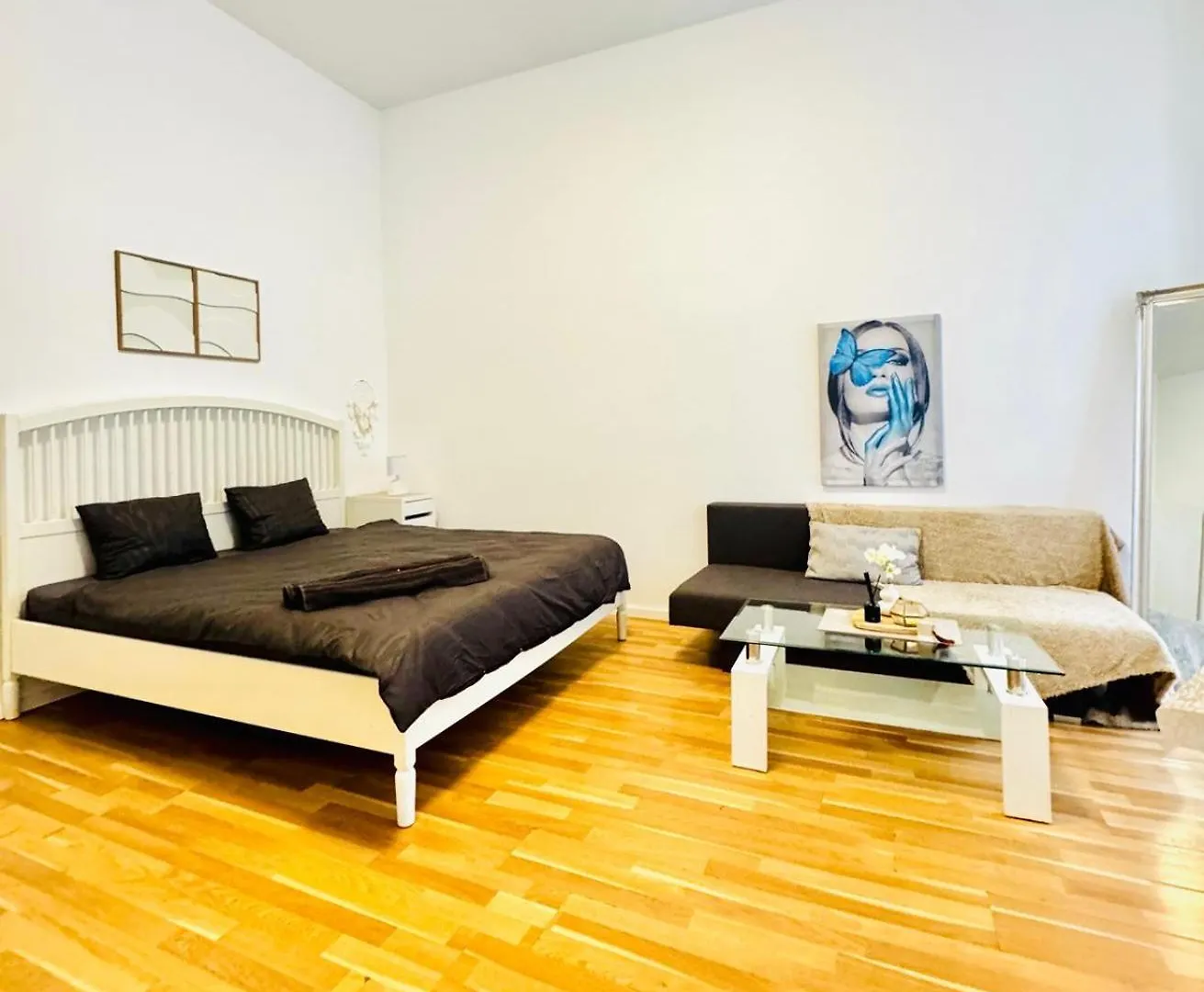 Comfortable Studio Apt, 15Minutes To Rathausplatz Bécs Apartman